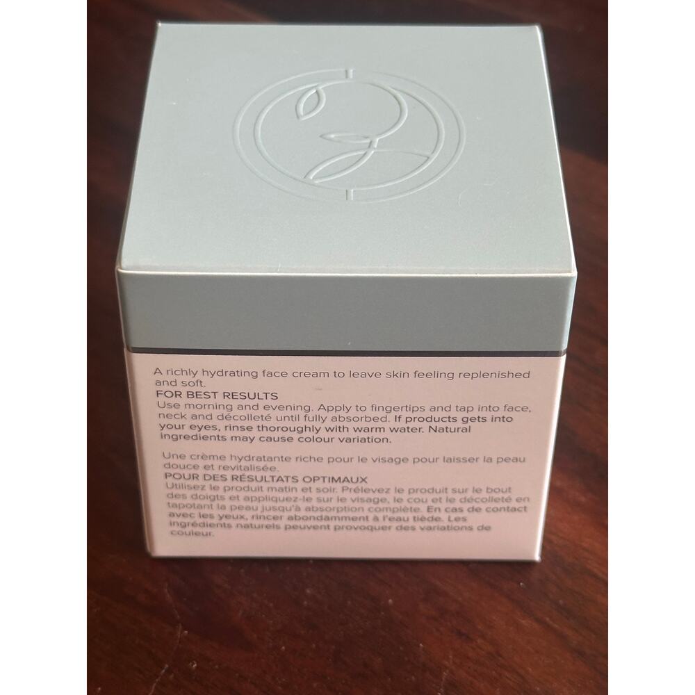 ESPA 24 -Hour Replenishing Moisturizer 55 ml/ 1.8 fl.oz. - Picture 2 of 5